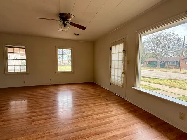 Photo 5 — 519 N 13th Street, Memphis, TX 79245