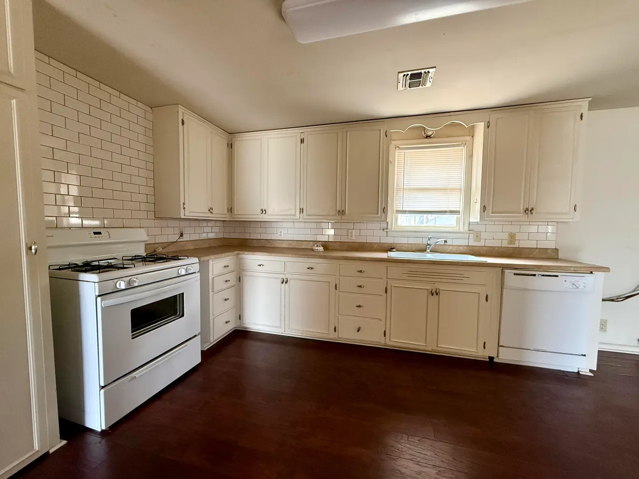 Photo 10 — 519 N 13th Street, Memphis, TX 79245