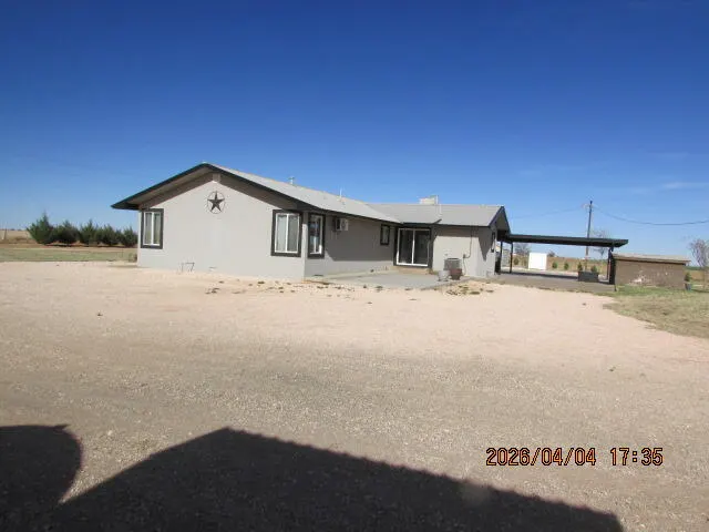 Photo 2 — 1960 County Road 1018, Muleshoe, TX 79347