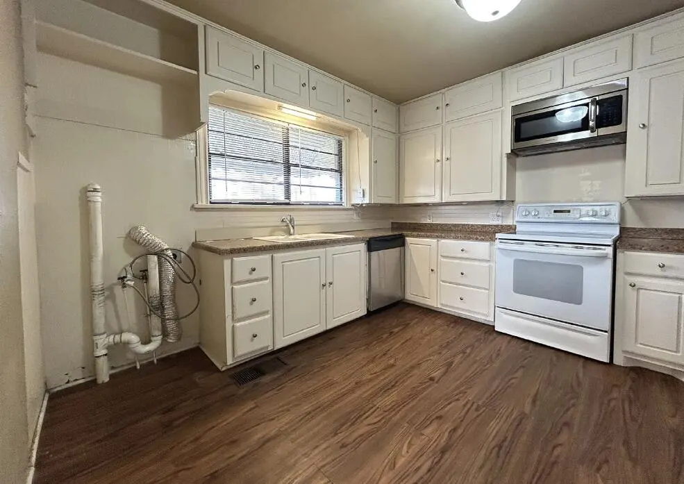 Photo 6 — 3323 22nd Street, Lubbock, TX 79410