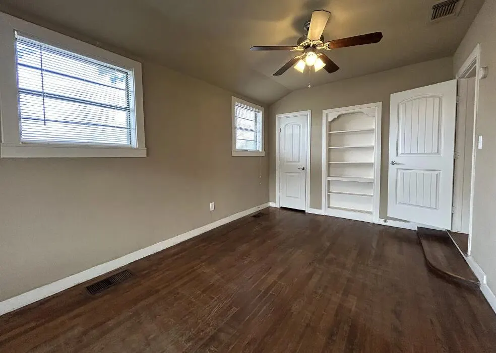Photo 8 — 3323 22nd Street, Lubbock, TX 79410