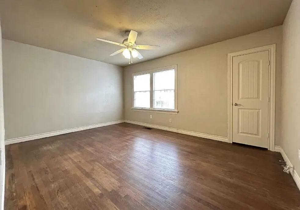 Photo 12 — 3323 22nd Street, Lubbock, TX 79410