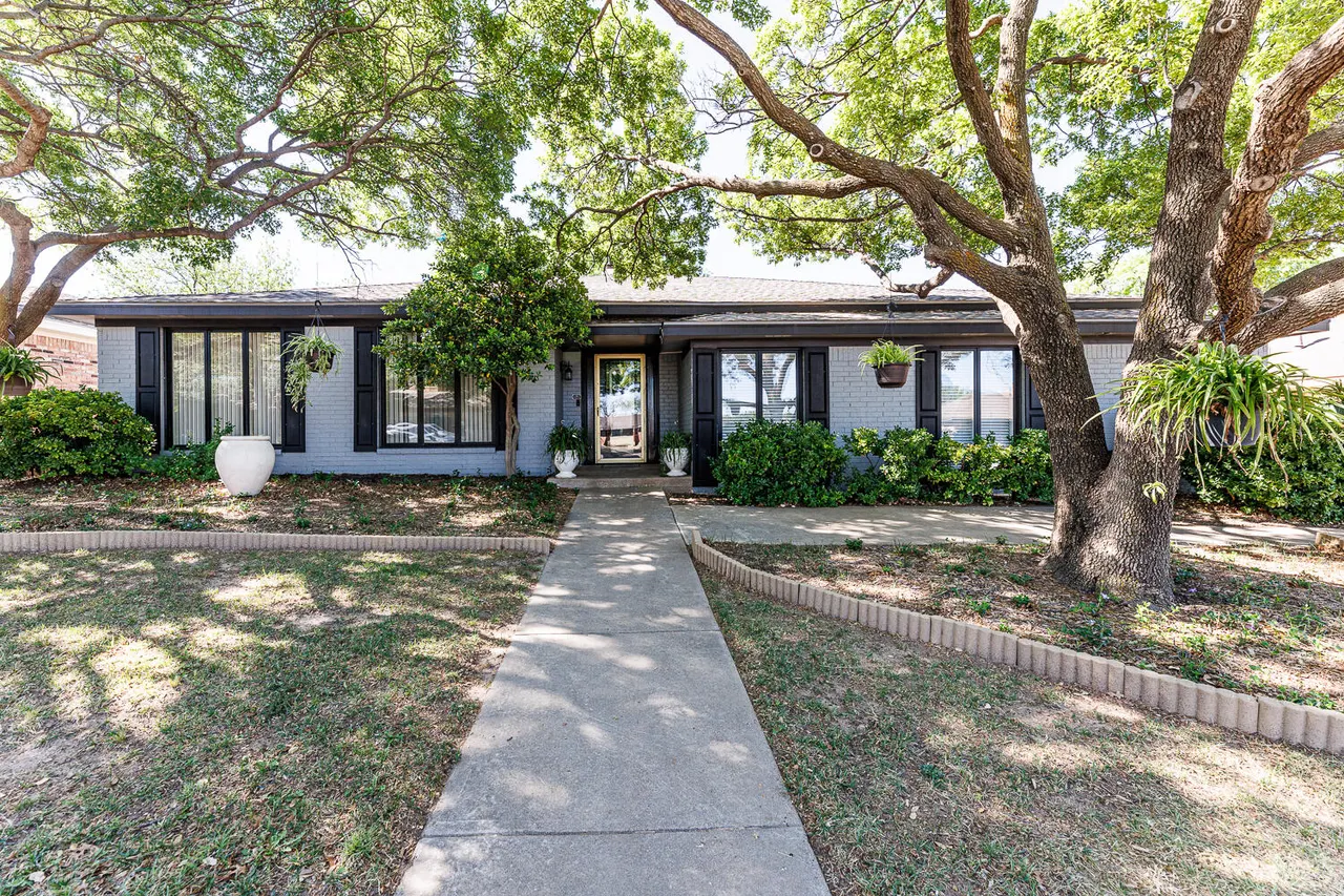 Photo 2 — 3713 95th Street, Lubbock, TX 79423