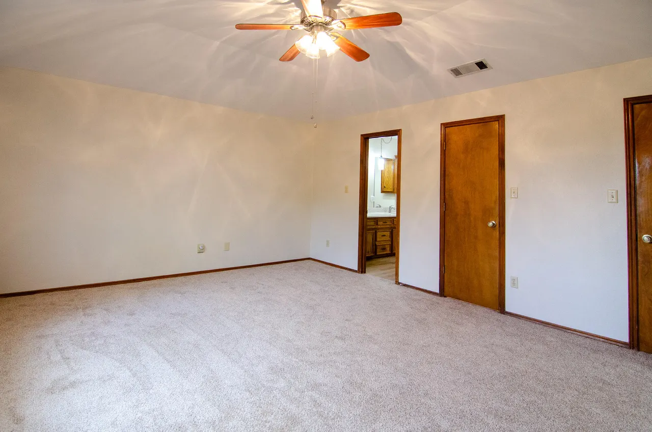 Photo 13 — 502 N Granby Avenue, Lubbock, TX 79416