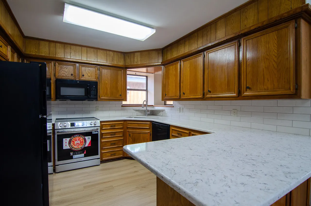 Photo 9 — 502 N Granby Avenue, Lubbock, TX 79416