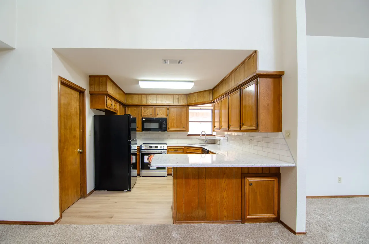 Photo 8 — 502 N Granby Avenue, Lubbock, TX 79416