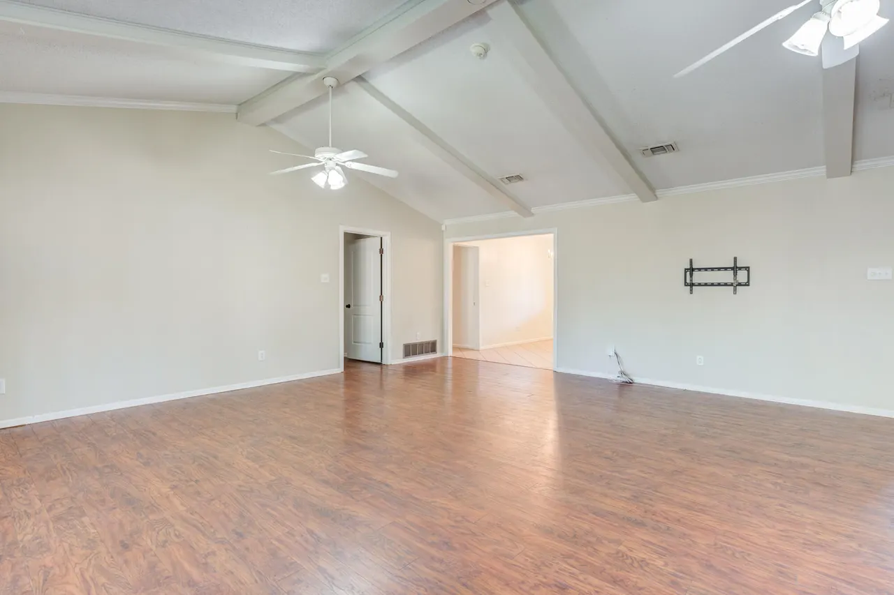 Photo 11 — 6312 Nashville Drive, Lubbock, TX 79413