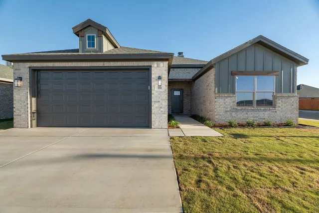 Photo 3 — 701 E 14th Street, Wolfforth, TX 79382