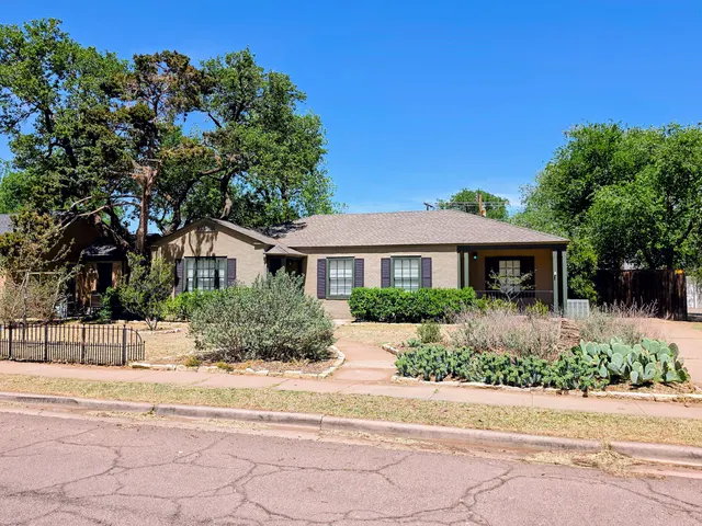 Photo 2 — 2508 24th Street, Lubbock, TX 79410