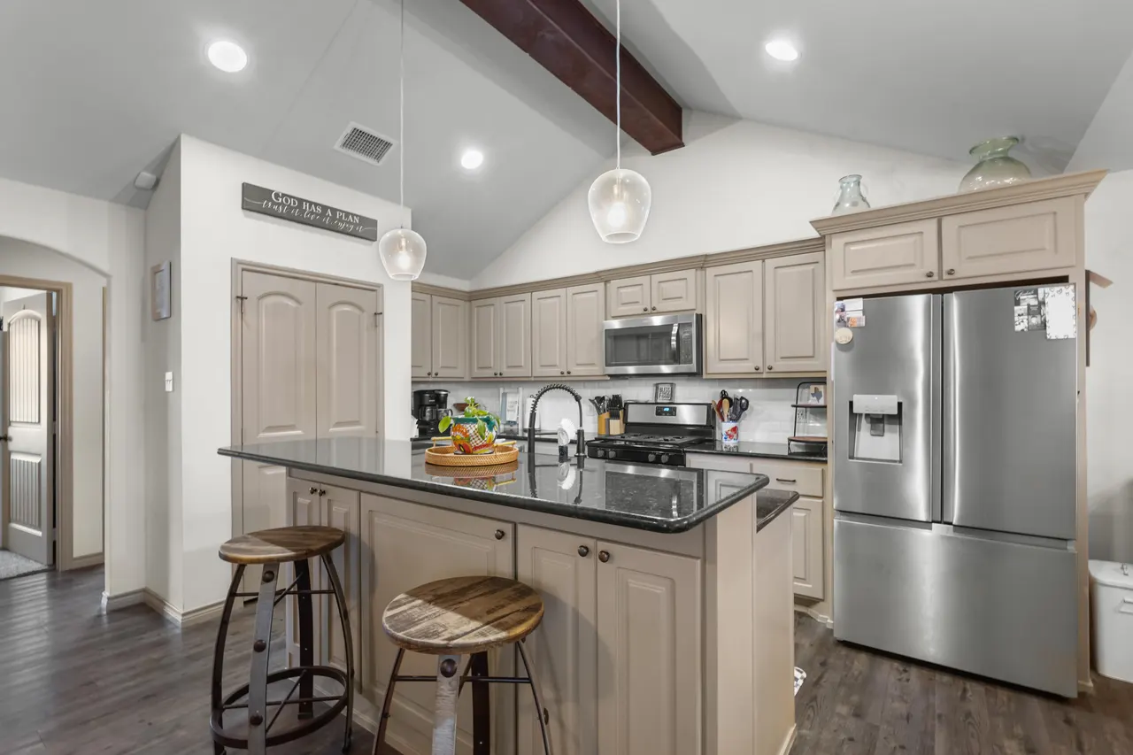 Photo 8 — 7908 Avenue J, Lubbock, TX 79423