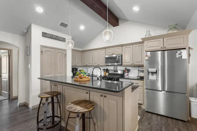 Photo 8 — 7908 Avenue J, Lubbock, TX 79423