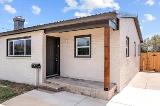 Sold home at 202 W Jackson Street