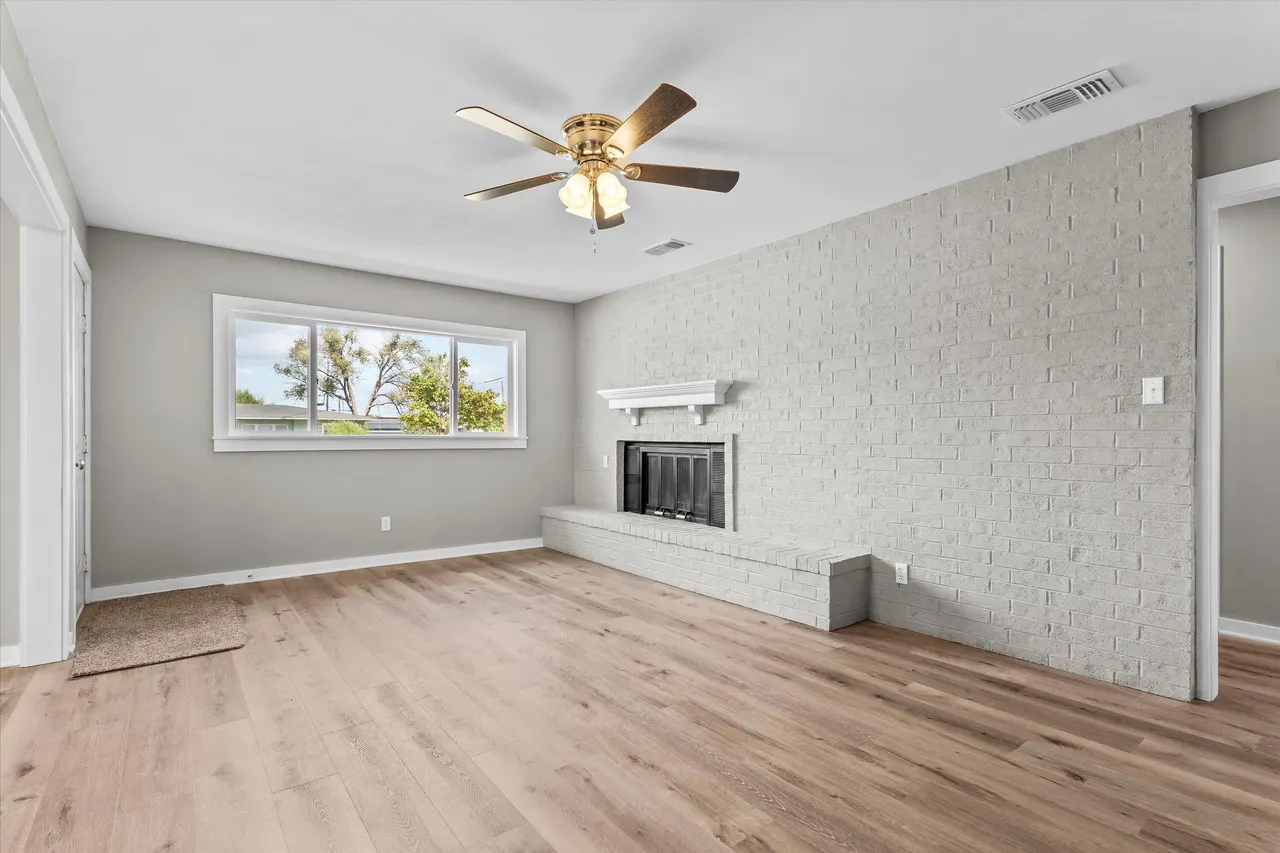 Photo 5 — 202 W Jackson Street, Levelland, TX 79336
