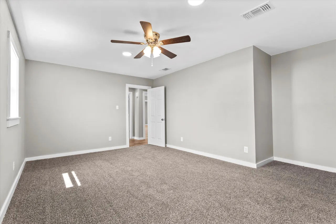 Photo 11 — 202 W Jackson Street, Levelland, TX 79336