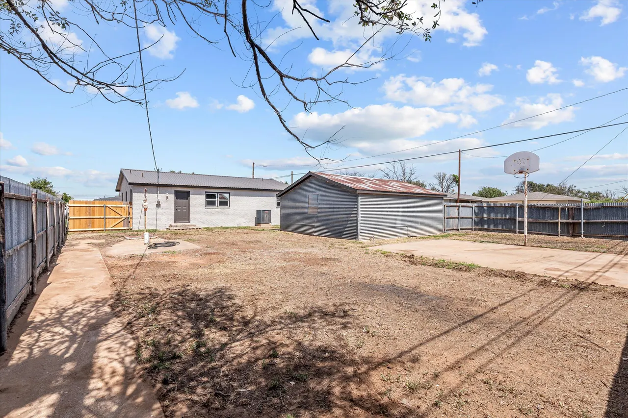 Photo 23 — 202 W Jackson Street, Levelland, TX 79336
