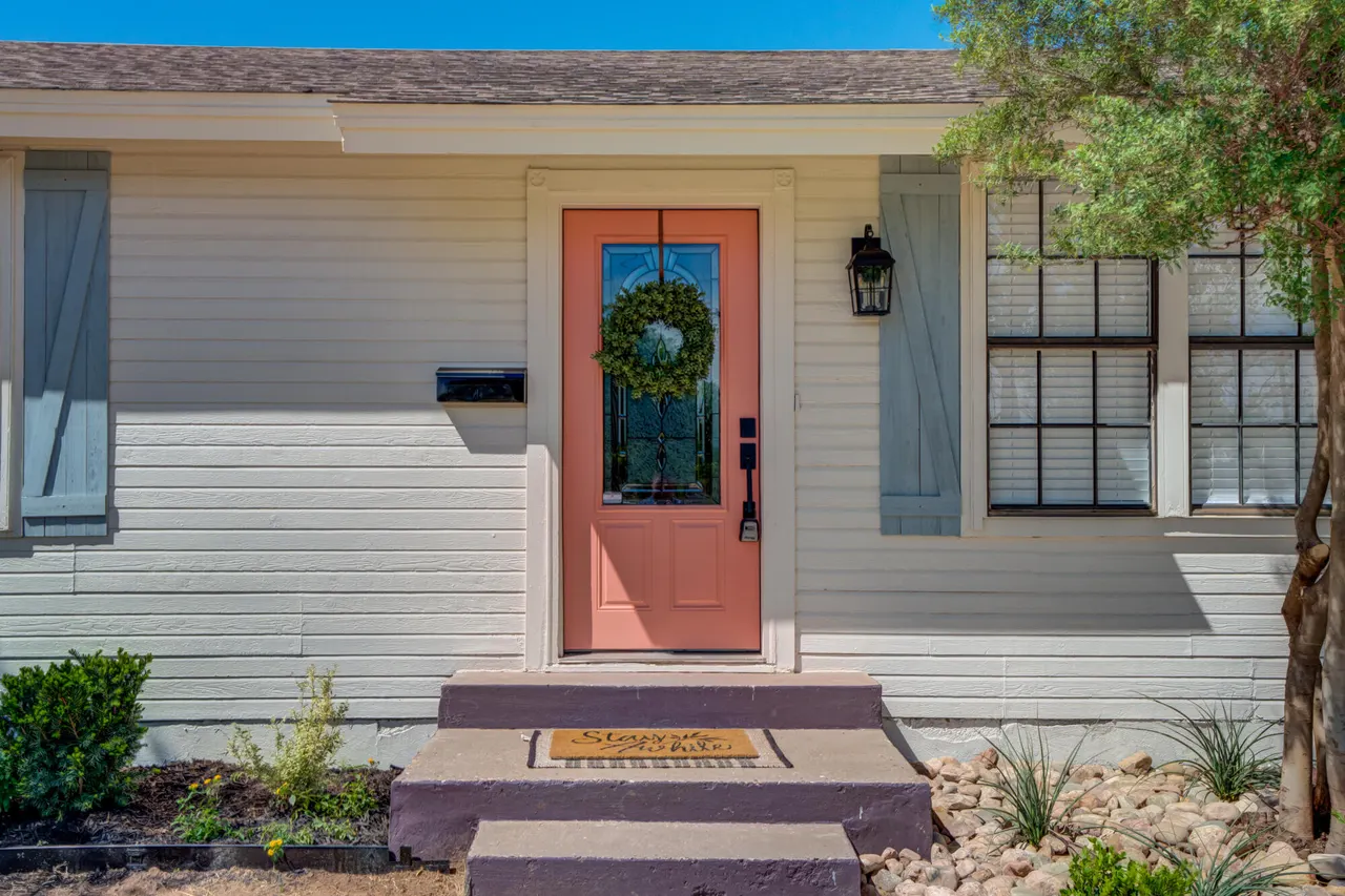 Photo 3 — 2002 58th Street, Lubbock, TX 79412