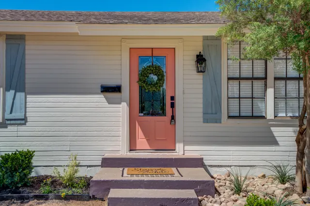Photo 3 — 2002 58th Street, Lubbock, TX 79412