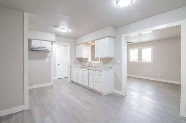 Photo 3 — 2417 E 28th Street, Lubbock, TX 79404