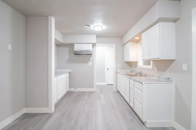 Photo 4 — 2417 E 28th Street, Lubbock, TX 79404