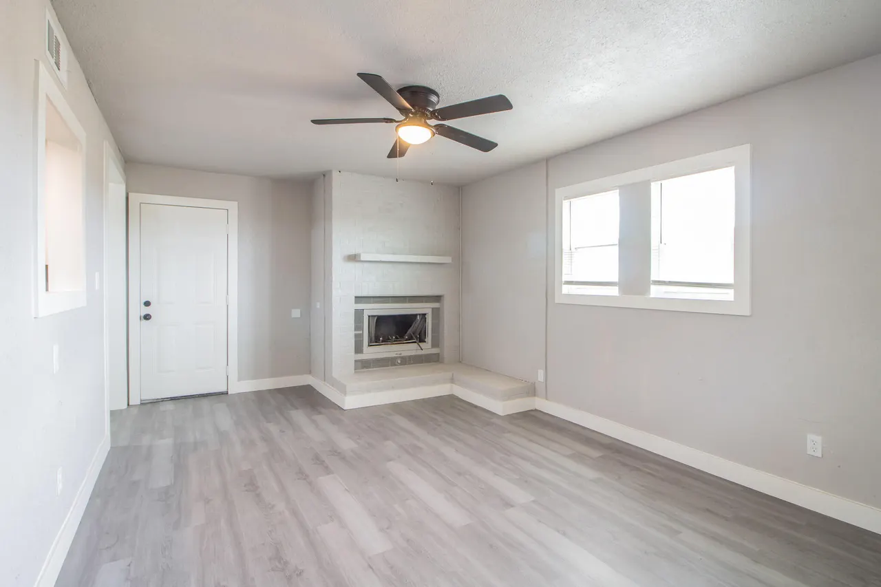 Photo 5 — 2417 E 28th Street, Lubbock, TX 79404