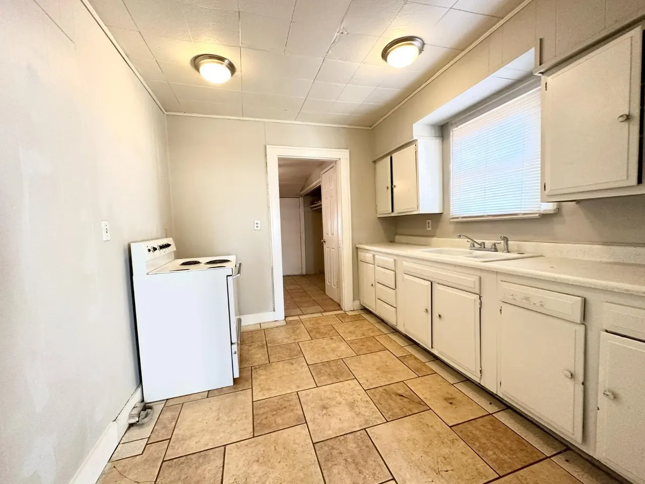Photo 4 — 2117 15th Street A, Lubbock, TX 79401