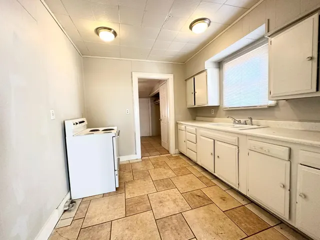 Photo 4 — 2117 15th Street A, Lubbock, TX 79401
