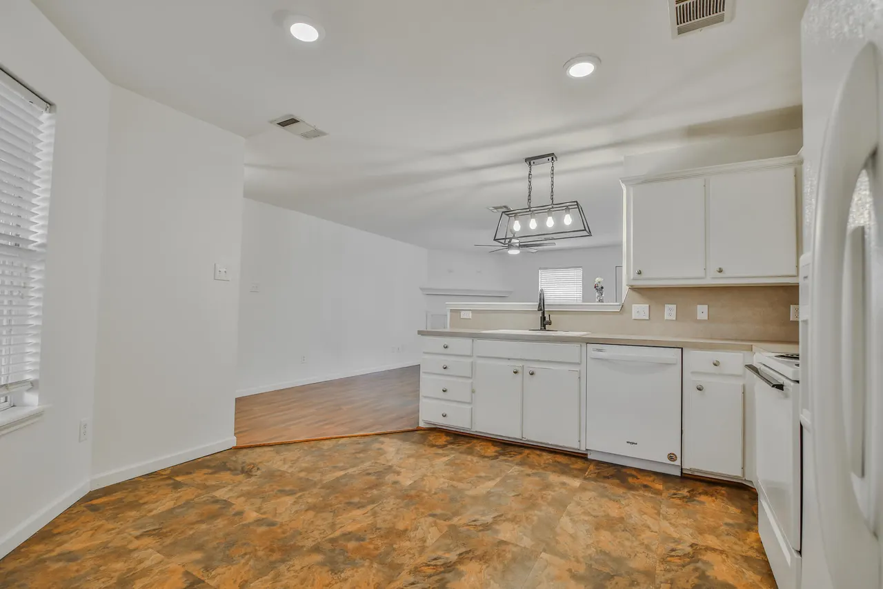 Photo 11 — 410 Prentiss Avenue, Lubbock, TX 79416