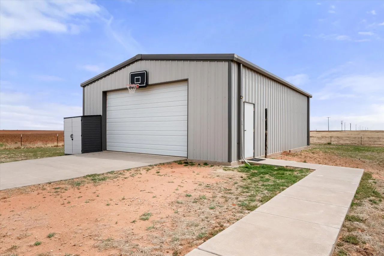 Photo 4 — 1429 FM 211, Wilson, TX 79381