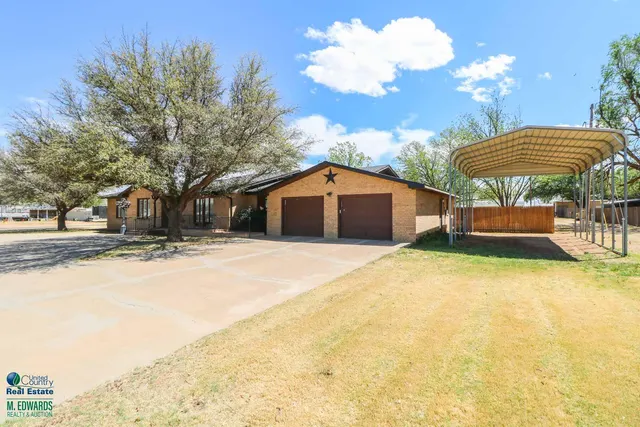 Photo 2 — 508 E Hay Street, Sudan, TX 79371