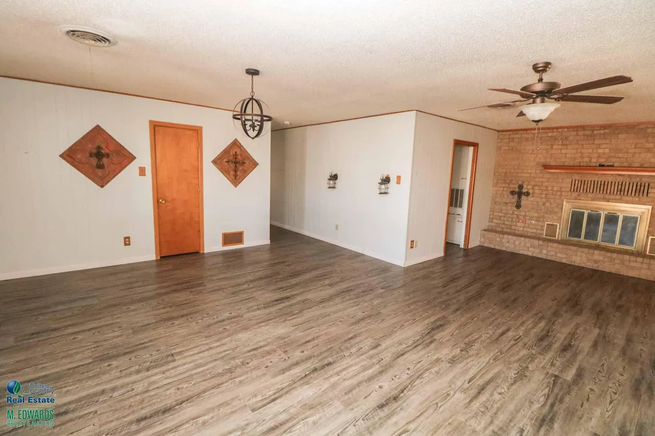 Photo 3 — 508 E Hay Street, Sudan, TX 79371