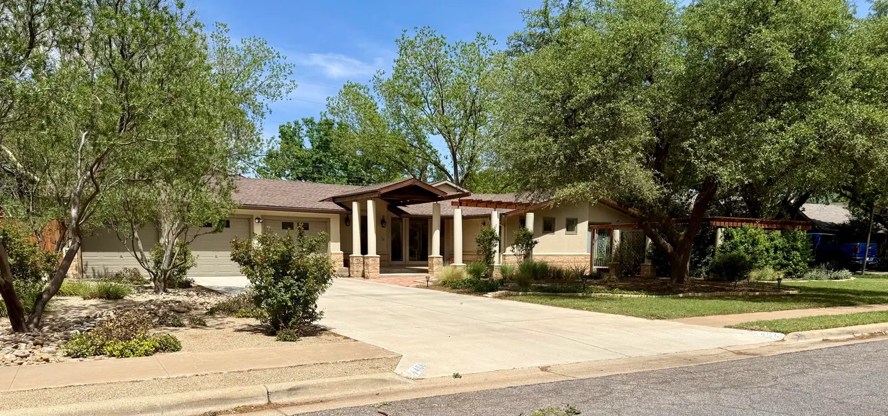 Photo 3 — 4406 15th Street, Lubbock, TX 79416