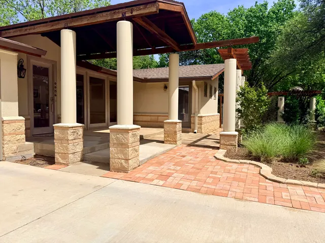 Photo 5 — 4406 15th Street, Lubbock, TX 79416