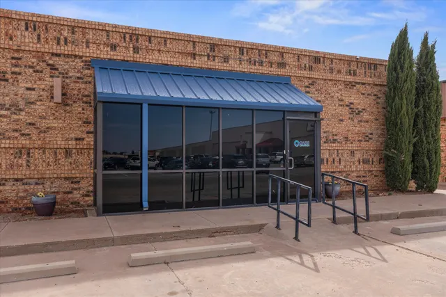 Front exterior — 122 Clubview Drive, Levelland, TX 79336