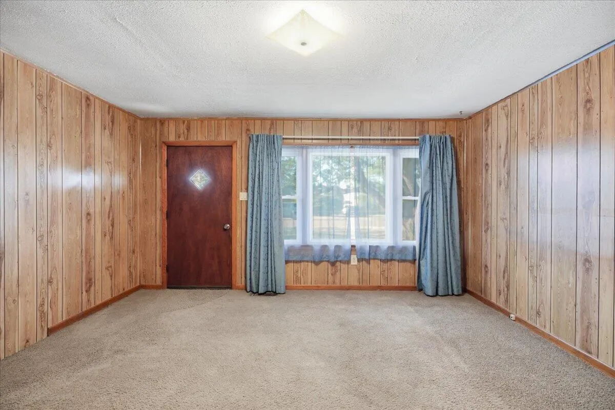 Photo 4 — 705 11th Street, Shallowater, TX 79363