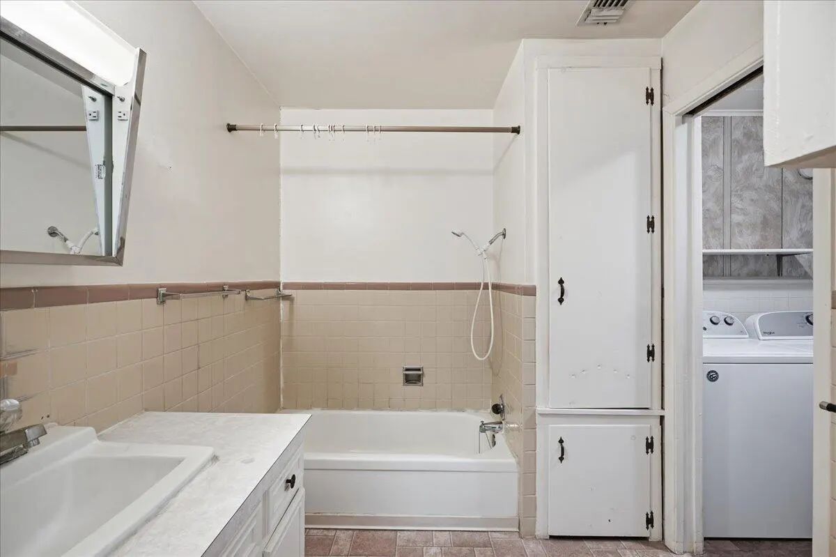 Photo 16 — 705 11th Street, Shallowater, TX 79363