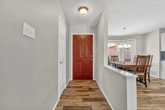 Photo 3 — 6205 15th Street, Lubbock, TX 79416