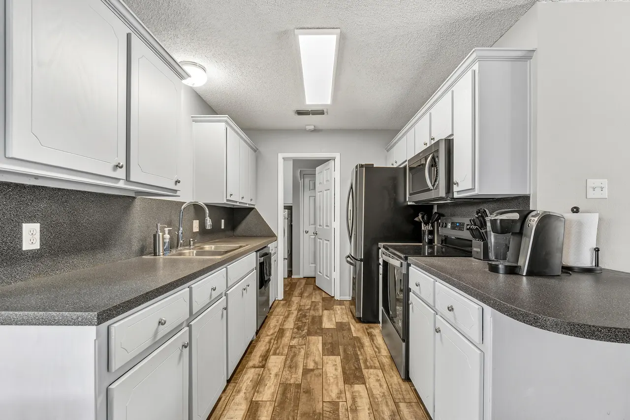 Photo 9 — 6205 15th Street, Lubbock, TX 79416