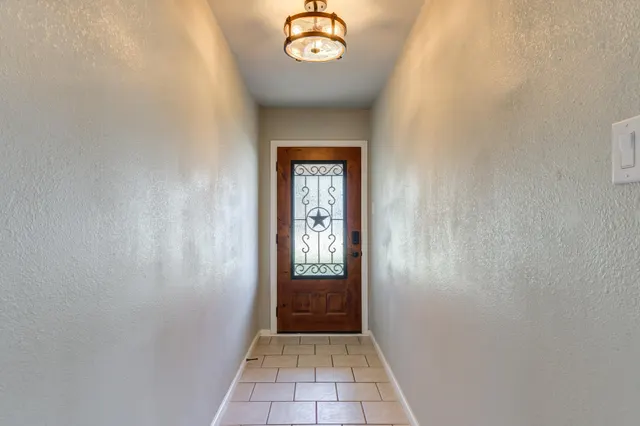 Photo 4 — 822 7th Street, Wolfforth, TX 79382
