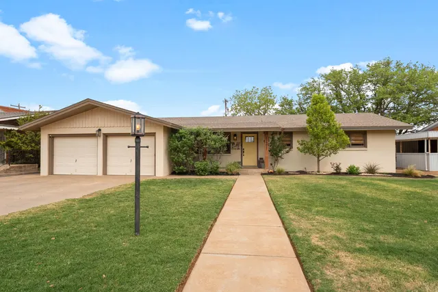 Photo 2 — 1380 W Crosby Street, Slaton, TX 79364