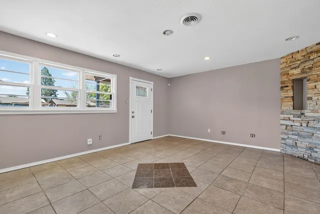 Photo 4 — 4618 43rd Street, Lubbock, TX 79414