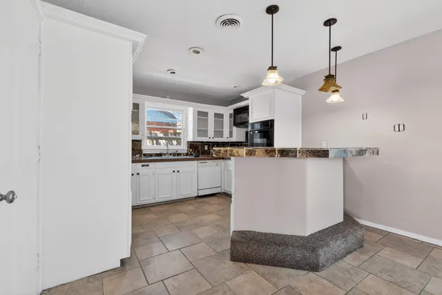 Photo 7 — 4618 43rd Street, Lubbock, TX 79414