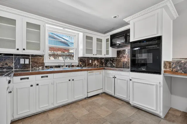 Photo 8 — 4618 43rd Street, Lubbock, TX 79414