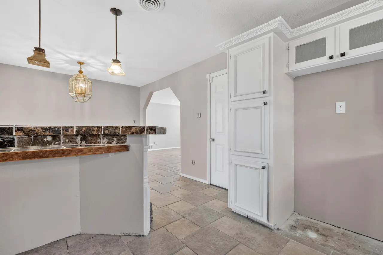 Photo 9 — 4618 43rd Street, Lubbock, TX 79414