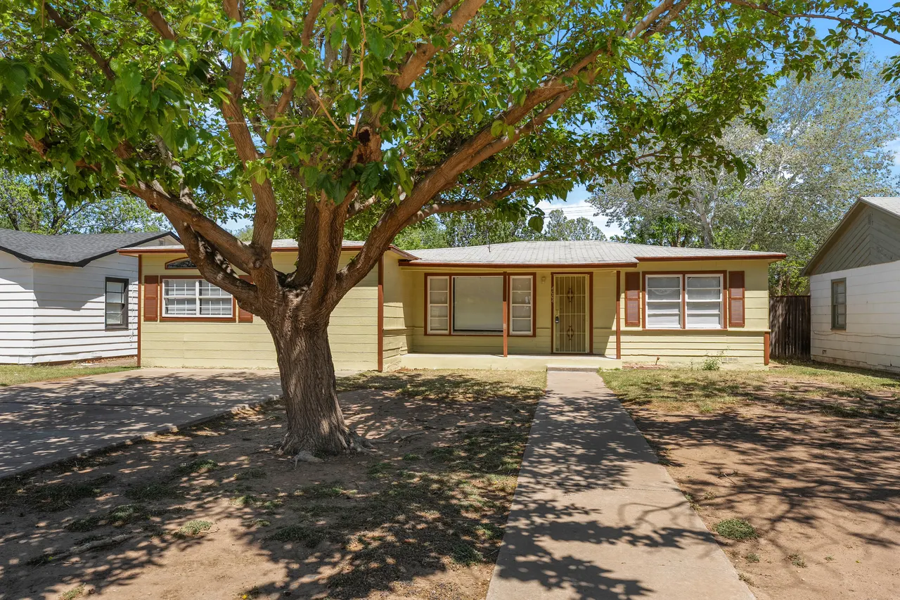 Front exterior — 4004 33rd Street, Lubbock, TX 79410