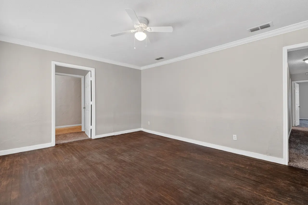 Photo 3 — 4004 33rd Street, Lubbock, TX 79410