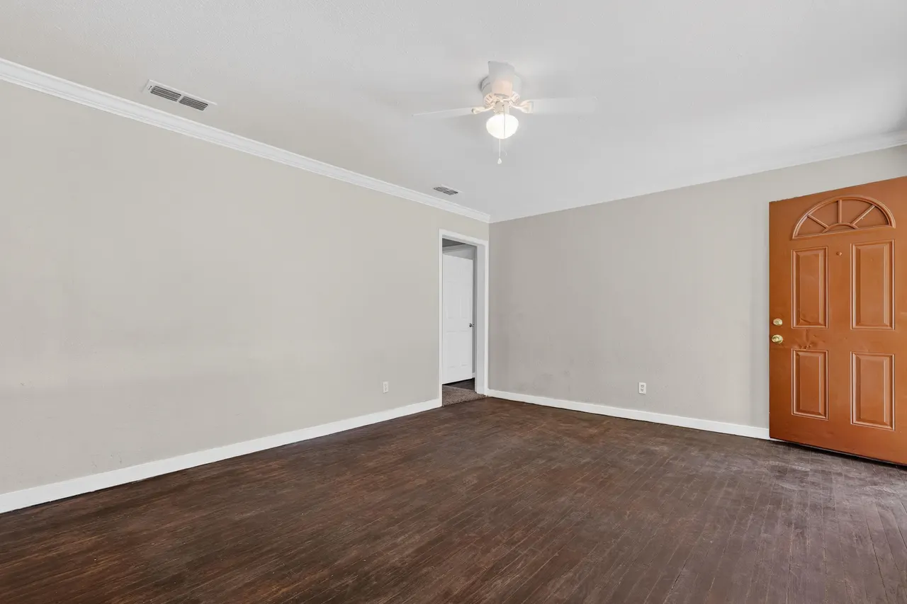 Photo 8 — 4004 33rd Street, Lubbock, TX 79410