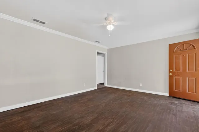 Photo 8 — 4004 33rd Street, Lubbock, TX 79410