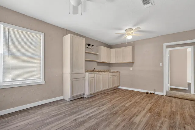 Photo 7 — 4004 33rd Street, Lubbock, TX 79410