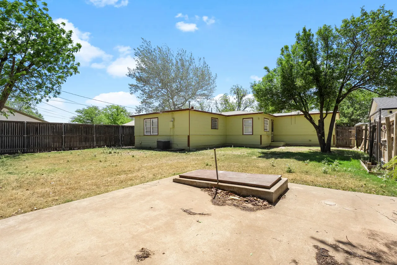 Photo 21 — 4004 33rd Street, Lubbock, TX 79410