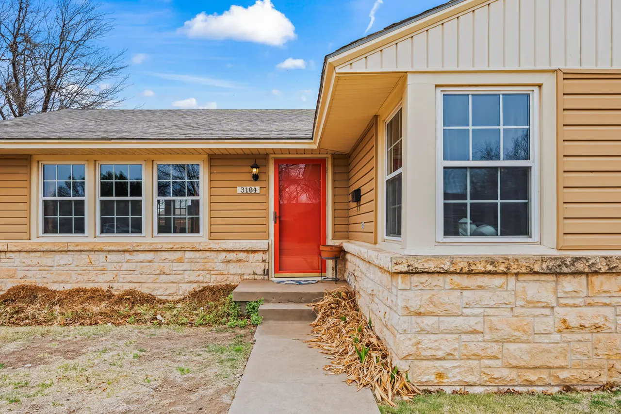 Photo 2 — 3104 26th Street, Lubbock, TX 79410